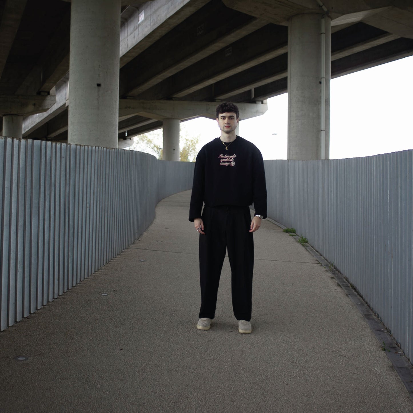 "QUALITATE" DISTRESSED JERSEY
