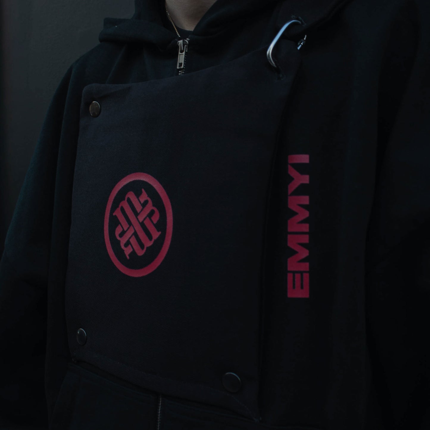 RED NAVY ZIP | EXCLUSIVE PIECE